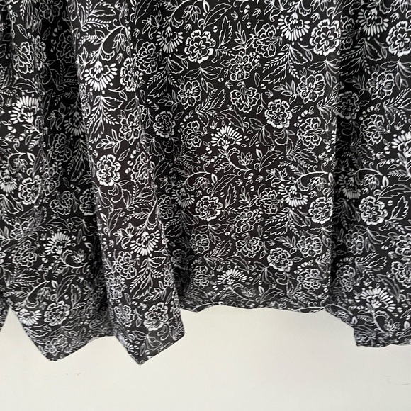 Black Tape Paisley Blouse 1X - Picture 5 of 6